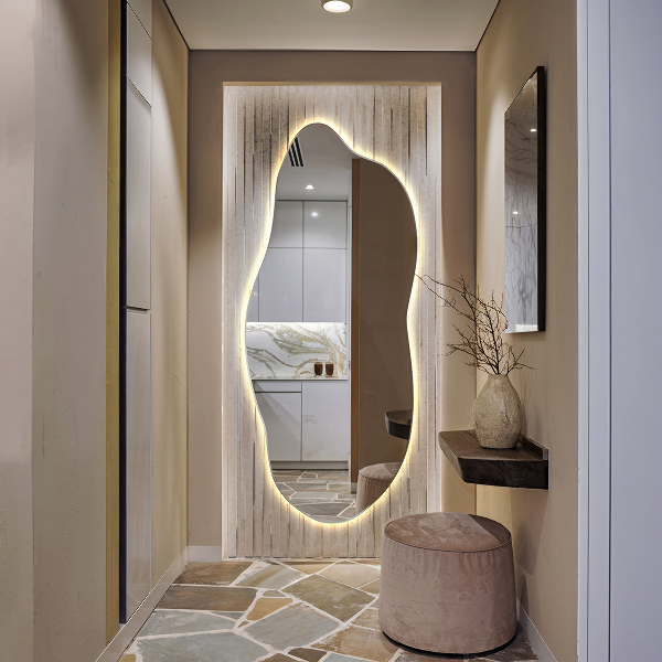 Specchio forma irregolare con led 35x80 cm