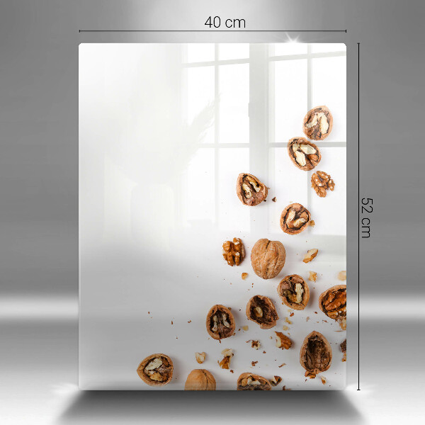 Tagliere in vetro Noci su sfondo bianco