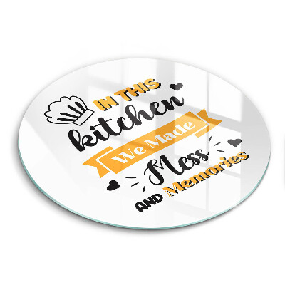 Tagliere in vetro temperato In questa cucina abbiamo creato disordine e ricordi