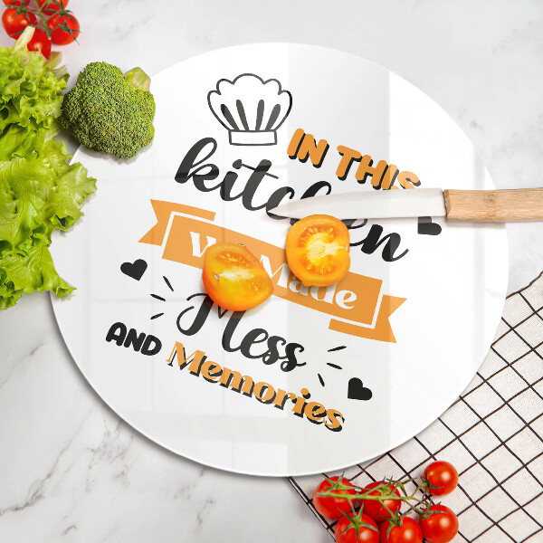 Tagliere in vetro temperato In questa cucina abbiamo creato disordine e ricordi