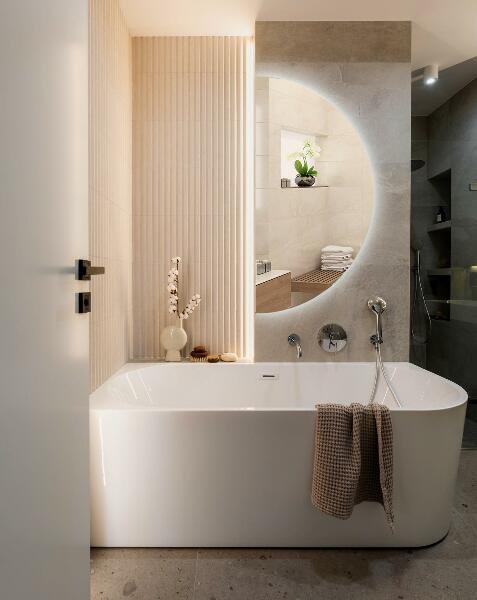 Specchio led a mezza luna 30x60 cm