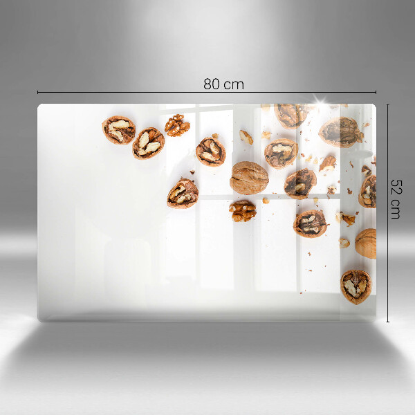 Protezione piano induzione Noci su sfondo bianco