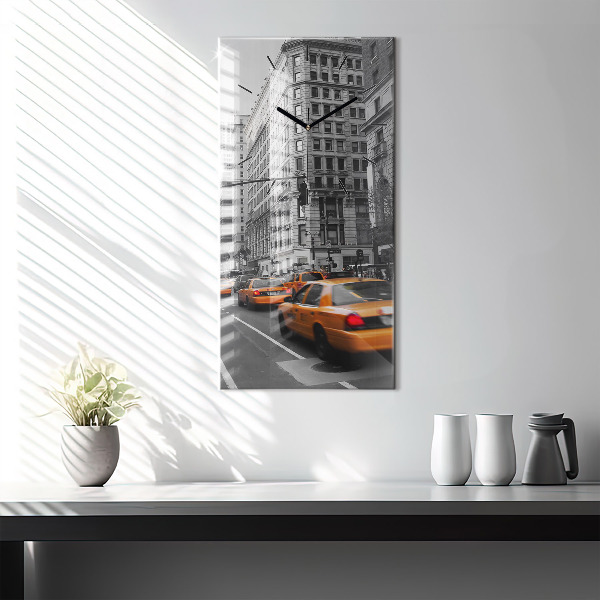 Orologio verticale Manhattan e i taxi