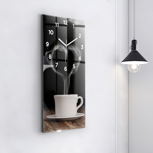 Orologio verticale Una tazza di caffè caldo
