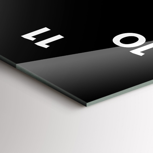 Orologio verticale Una tazza di caffè caldo