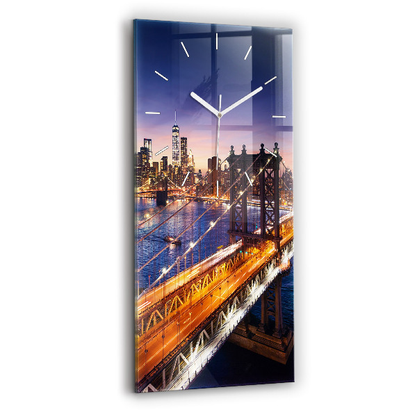 Orologio verticale New York e il tramonto