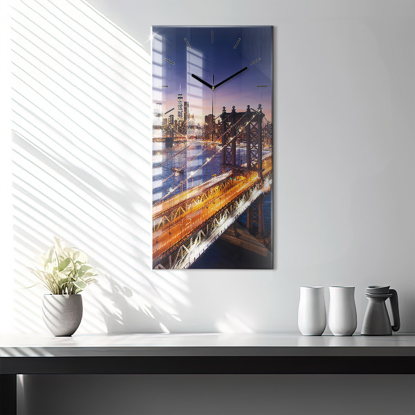 Orologio verticale New York e il tramonto
