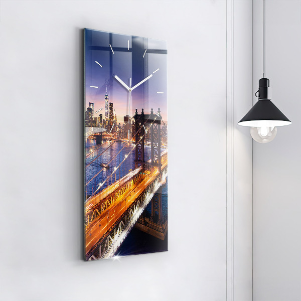 Orologio verticale New York e il tramonto