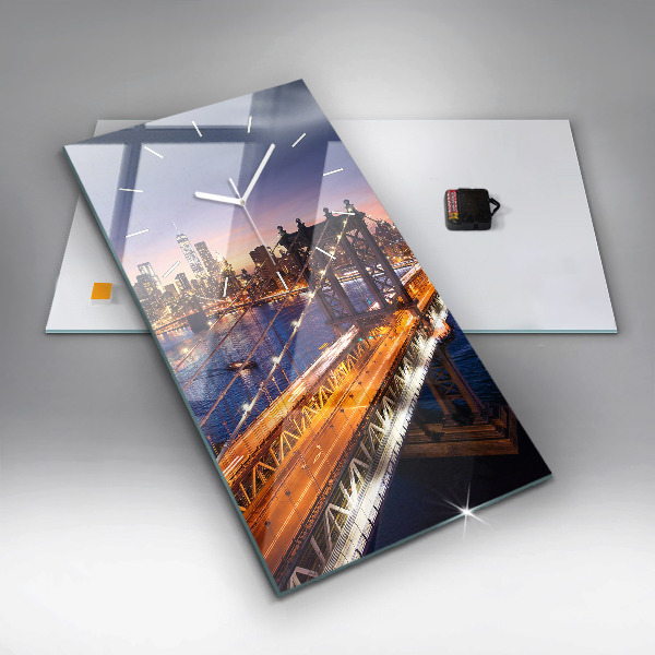 Orologio verticale New York e il tramonto