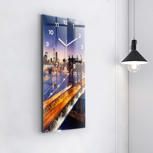 Orologio verticale New York e il tramonto