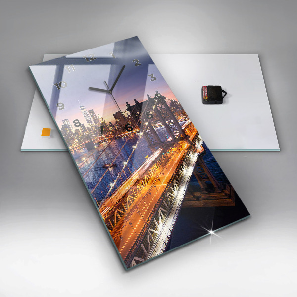 Orologio verticale New York e il tramonto