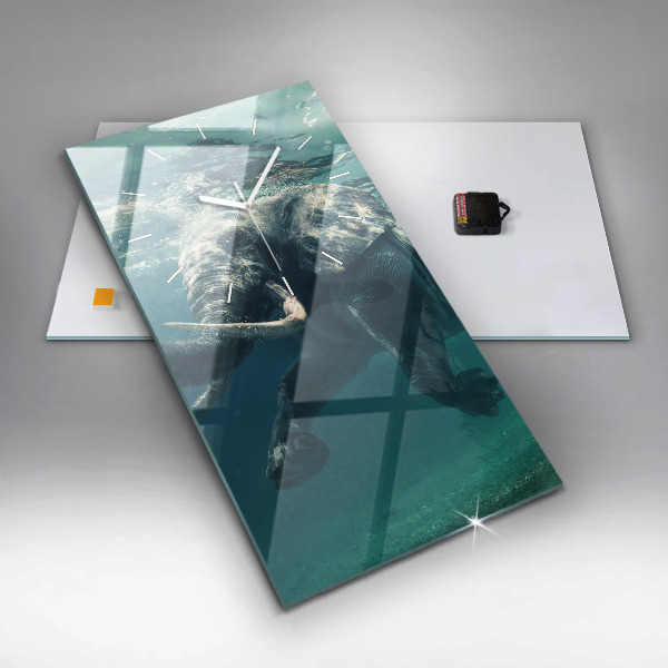 Orologio verticale Elefante che nuota nell'oceano