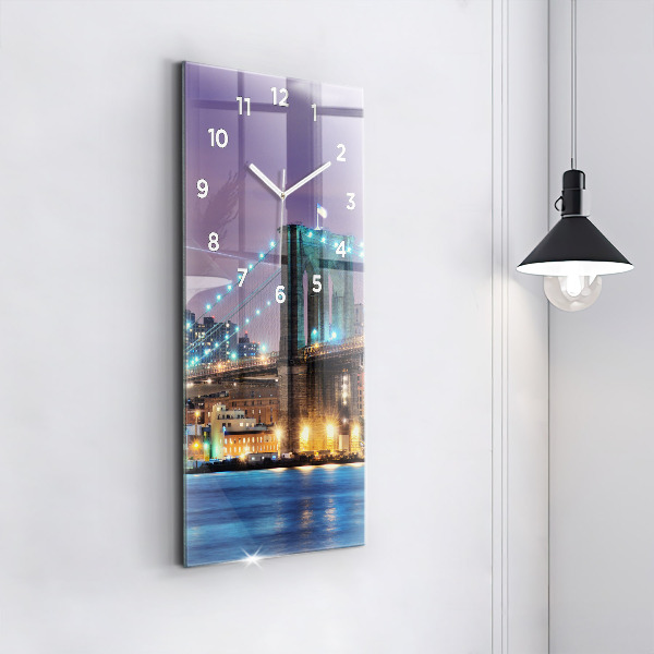 Orologio verticale Ponte di Brooklyn e East River