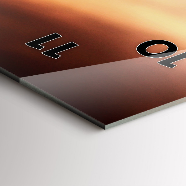 Orologio verticale Una conchiglia sulla spiaggia