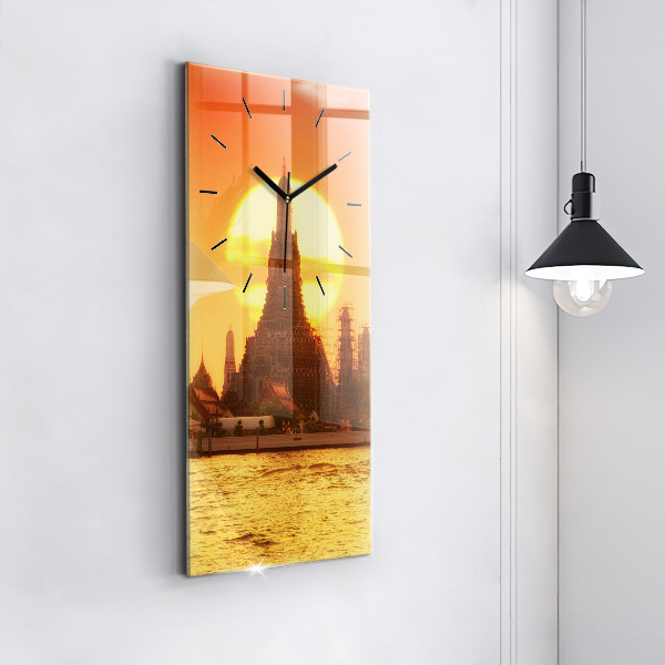 Orologio verticale Wat arun bangkok thailand