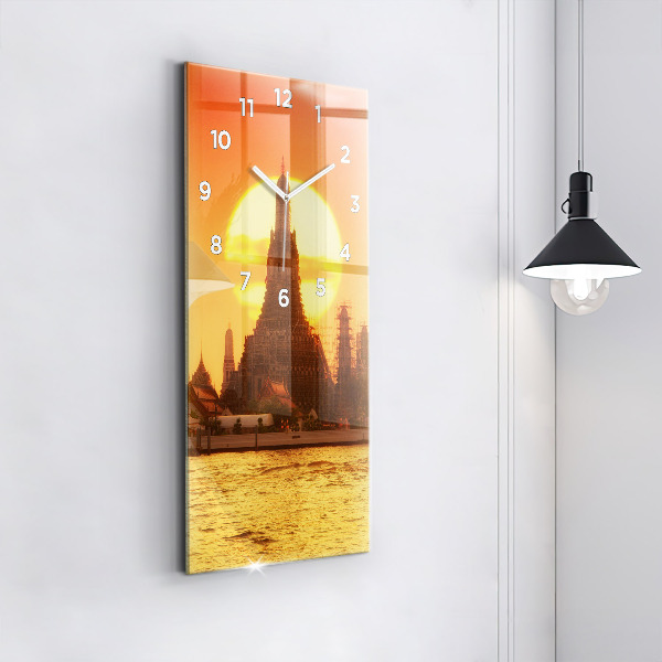 Orologio verticale Wat arun bangkok thailand