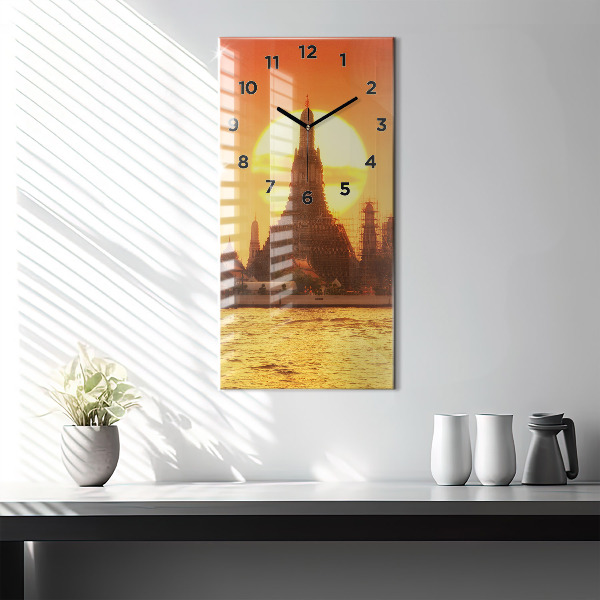 Orologio verticale Wat arun bangkok thailand