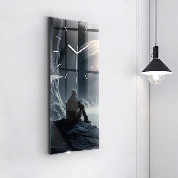 Orologio verticale Uomo davanti alla luna