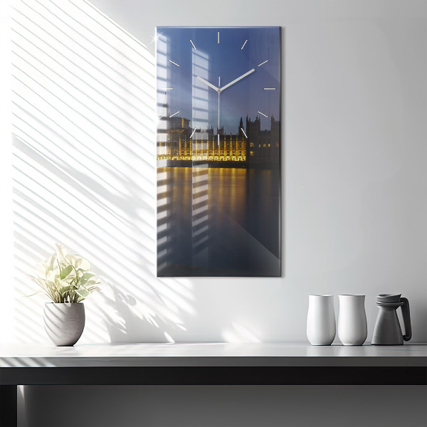 Orologio verticale in vetro Palazzo Winchester Londra