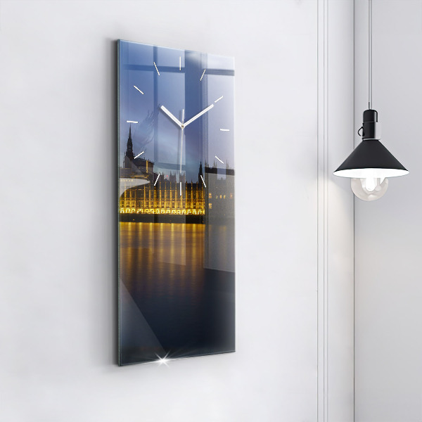 Orologio verticale in vetro Palazzo Winchester Londra