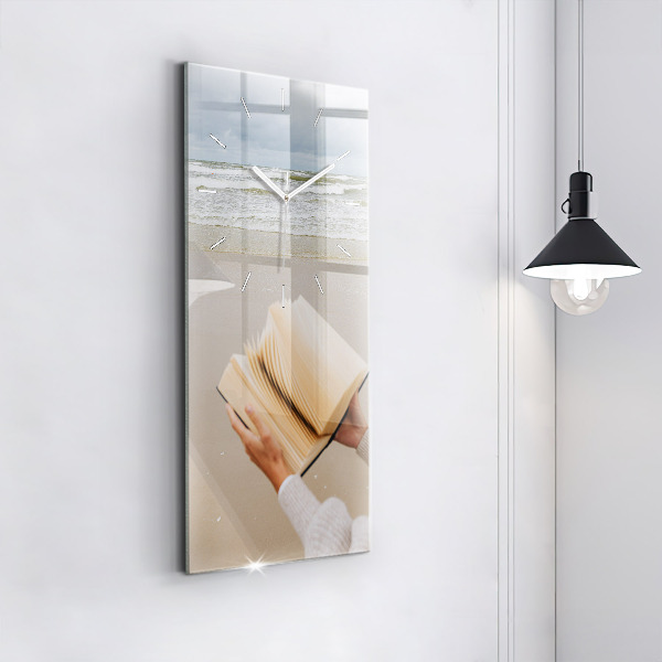 Orologio verticale in vetro Un momento con un libro