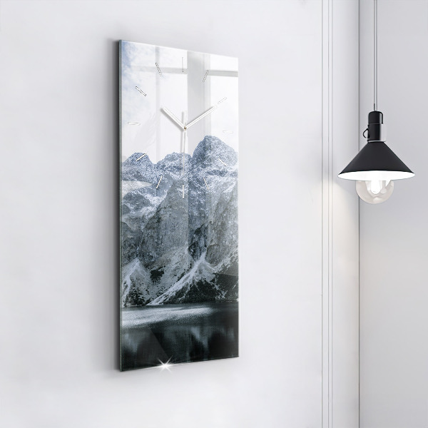 Orologio verticale in vetro Morskie Oko nei Monti Tatra