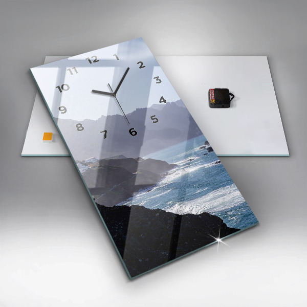 Orologio verticale in vetro Montagne in riva all'oceano