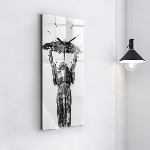 Orologio verticale in vetro Statua della Libertà a Budapest