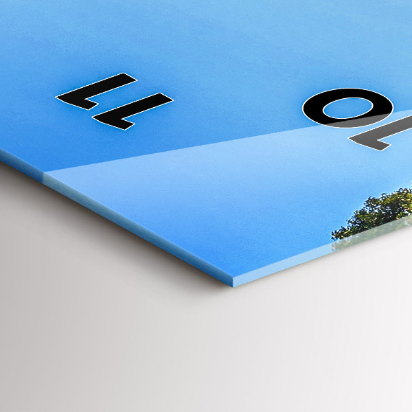 Orologio verticale Parco Surat Thani Thailandia