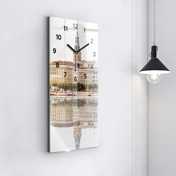 Orologio verticale Fiume Amburgo Germania
