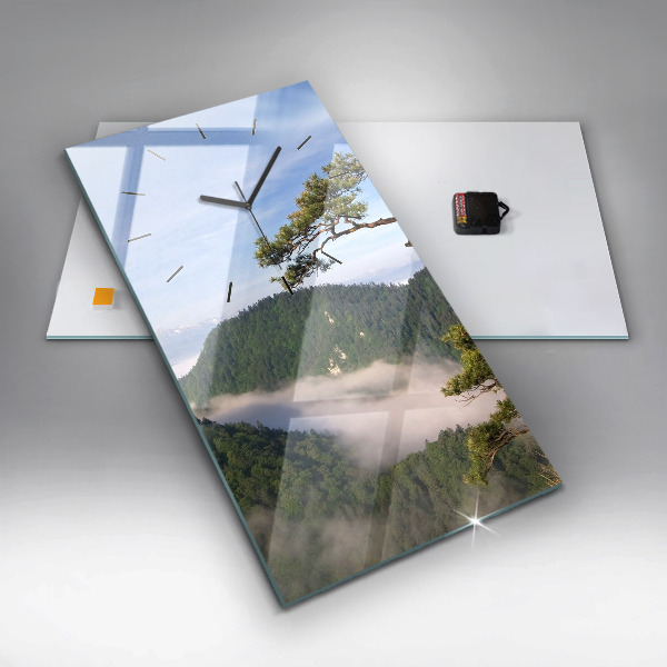 Orologio verticale Picco Sokolica nei Monti Pieniny