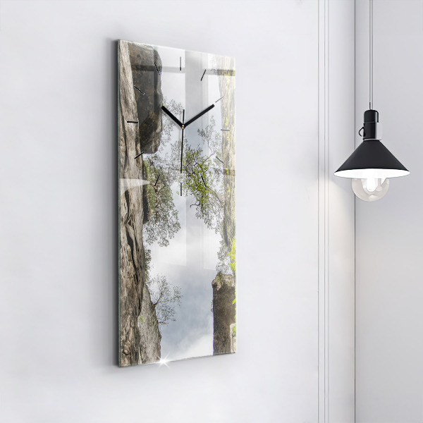 Orologio verticale Città di roccia nella Repubblica Ceca