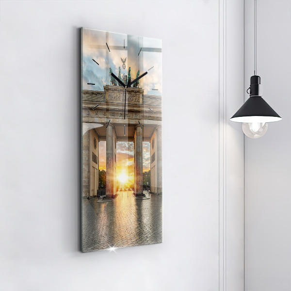 Orologio verticale Porta di Brandeburgo a Berlino