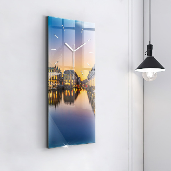 Orologio verticale Municipio di Amburgo