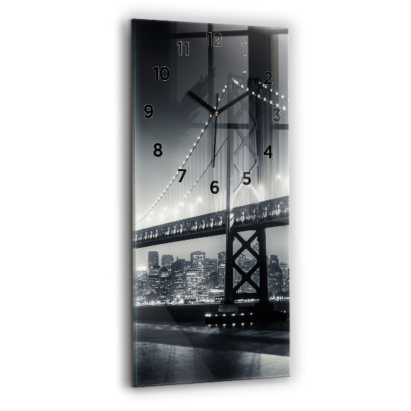 Orologio verticale Ponte di San Francisco di notte