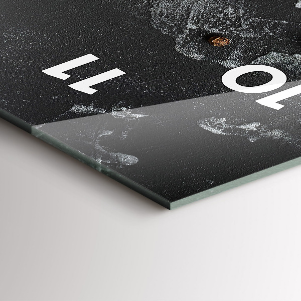 Orologio verticale in vetro Spezie sul bancone