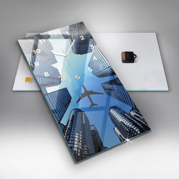 Orologio verticale Aereo sopra gli edifici