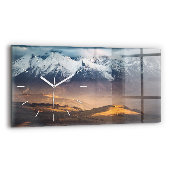 Orologi orizzontali Monti Tatra nel panorama montano invernale