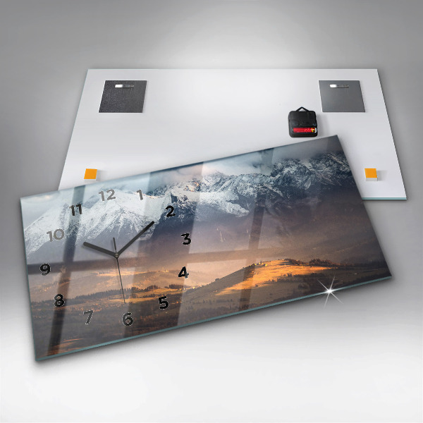 Orologi orizzontali Monti Tatra nel panorama montano invernale