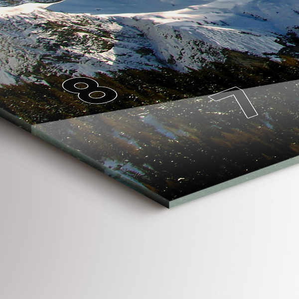 Orologi orizzontali Montagne sotto il cielo azzurro