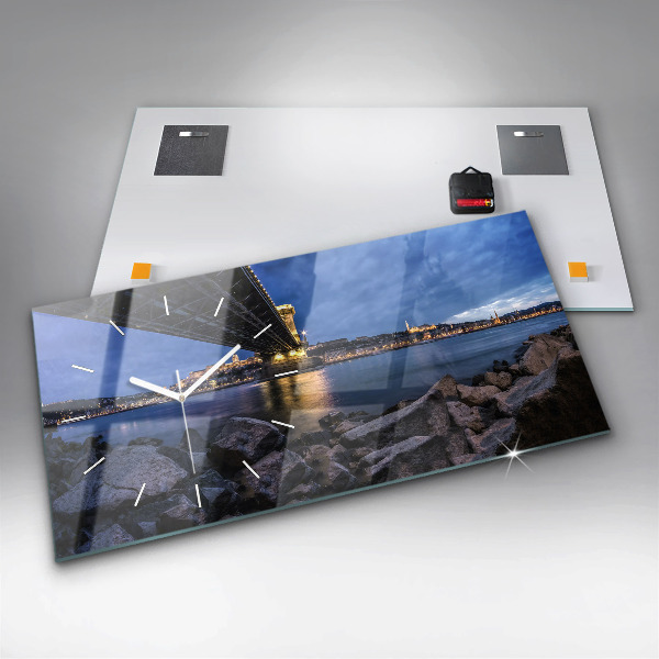 Orologi orizzontali Costa rocciosa sotto il ponte