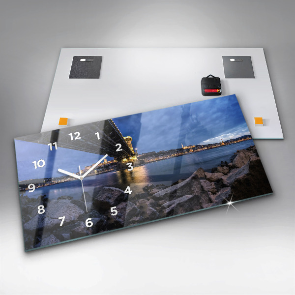 Orologi orizzontali Costa rocciosa sotto il ponte