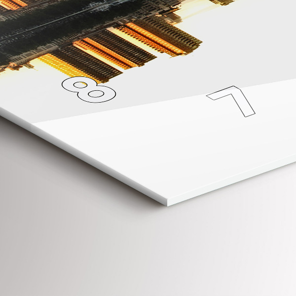 Orologi orizzontali Una città sul fiume