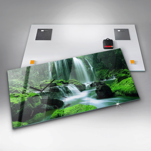 Orologi orizzontali Cascata tra il muschio