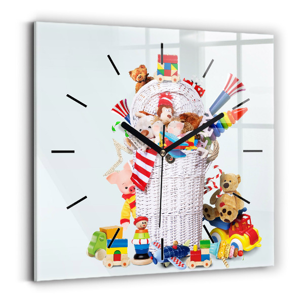 Orologio quadrato Cesto di vimini con giocattoli