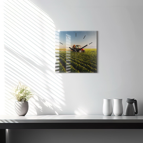 Orologio quadrato Trattore in un campo agricolo