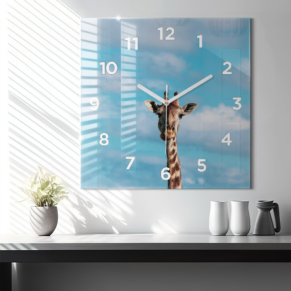 Orologio quadrato Testa di giraffa contro il cielo
