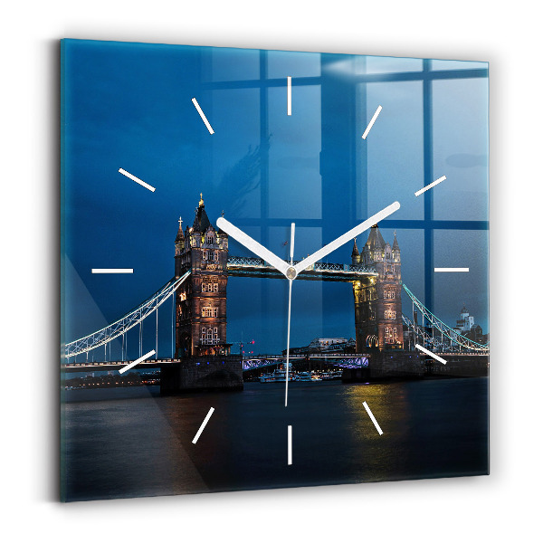 Orologio quadrato Tower Bridge Londra di notte