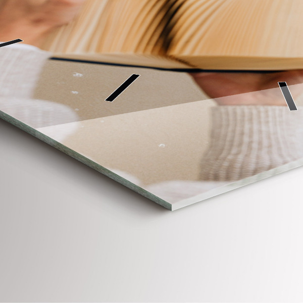 Orologio quadrato Un momento con un libro