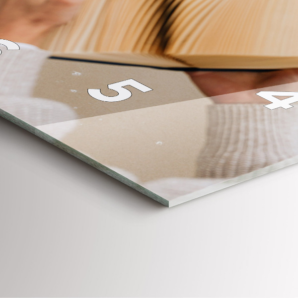 Orologio quadrato Un momento con un libro